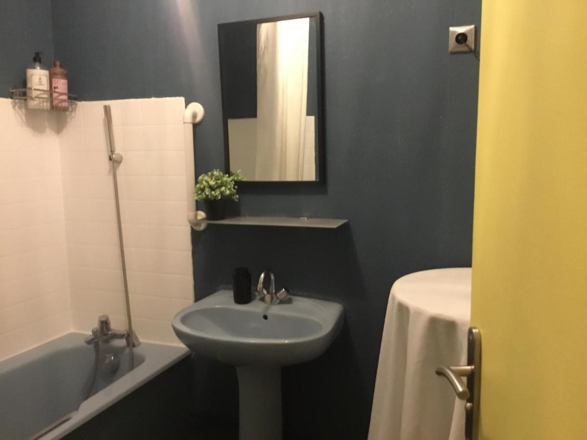 Just For Sleep-Daily Stay 20H To 10H Apres Votre Arrivee Dans Le Batiment D'Entree, Contact I'Hote Via Le Message Ici De Reservation Pour L'Enregistrement I'Entree Dans La Propriete Sans I'Approbation Est Interdite-Resevation D'Un Tiers Est Inaccepta Bobigny Exterior foto